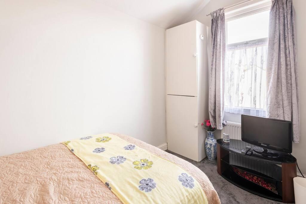 Вілла Travellers' Choice In Harwich-Essex Екстер'єр фото