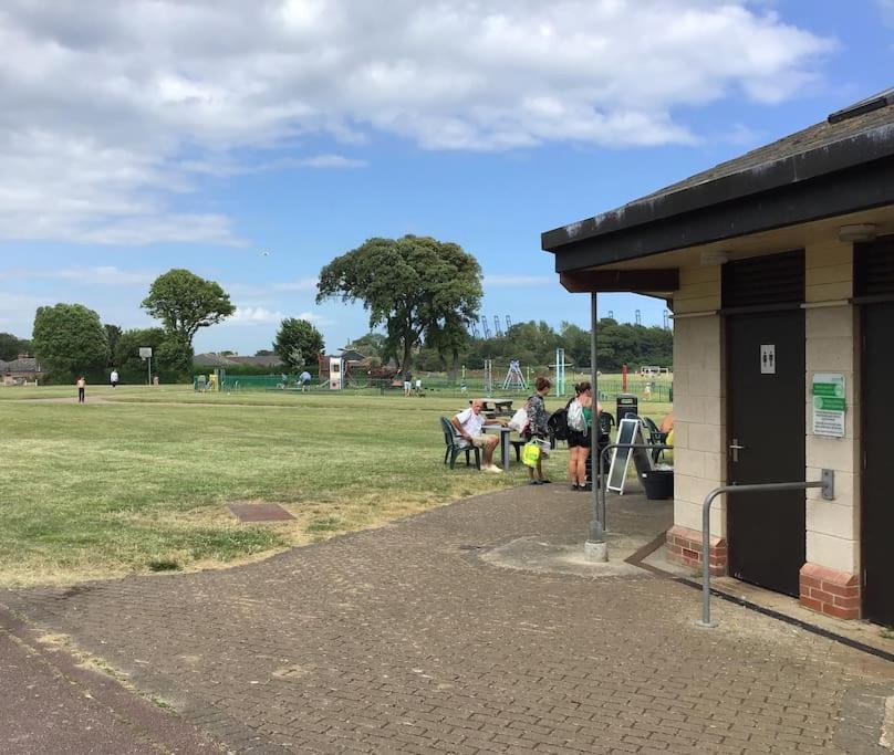 Вілла Travellers' Choice In Harwich-Essex Екстер'єр фото