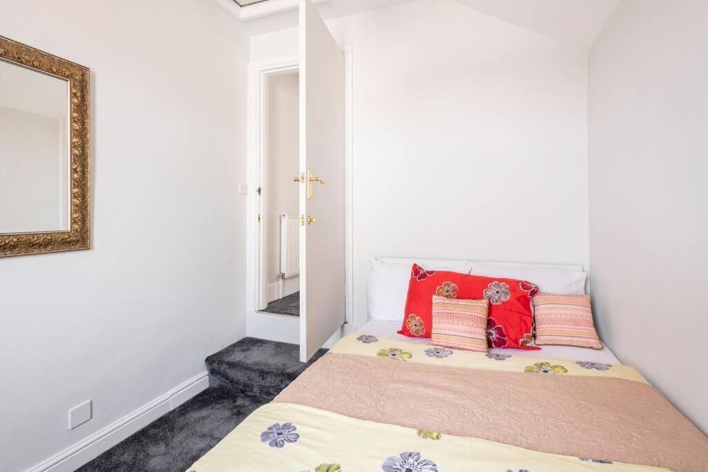 Вілла Travellers' Choice In Harwich-Essex Екстер'єр фото