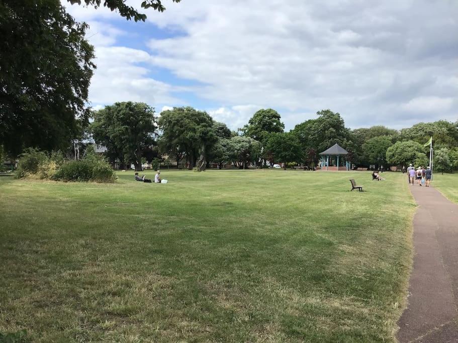 Вілла Travellers' Choice In Harwich-Essex Екстер'єр фото
